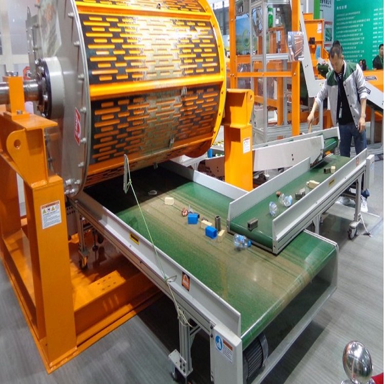 垃圾分選磁選機(jī).jpg 垃圾分選磁選機(jī).jpg